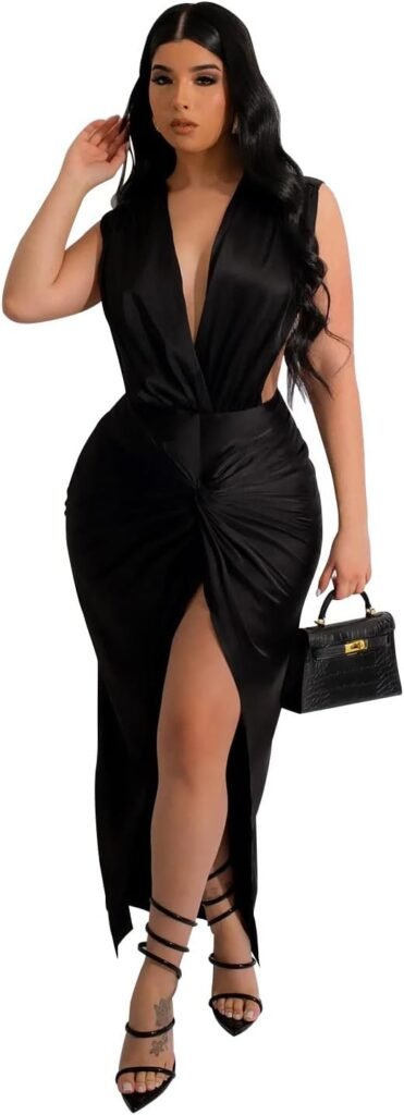 Um vestido preto longo com um decote V profundo ou recortes laterais é a definição de sensualidade e elegância. 